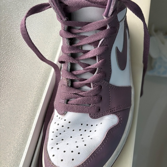 Purple jordan’s - Picture 3 of 8